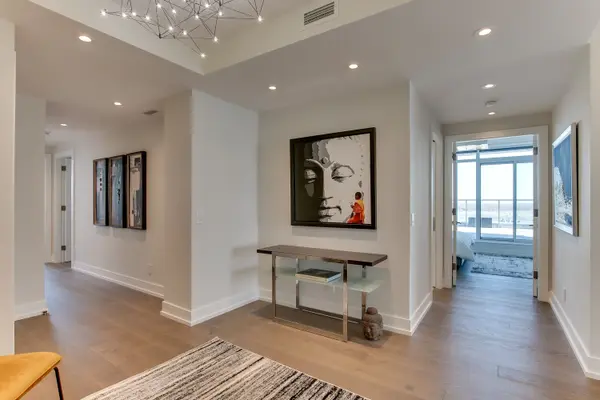 90 Stadium RD #1002, Toronto C01, ON M5V 3W5