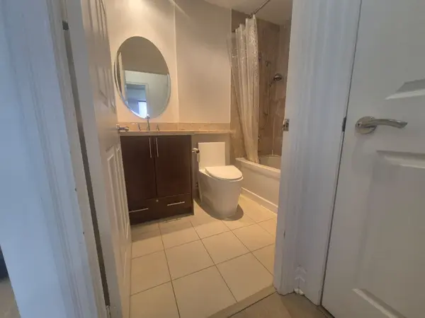 35 Balmuto ST #1703, Toronto C01, ON M4Y 0A3