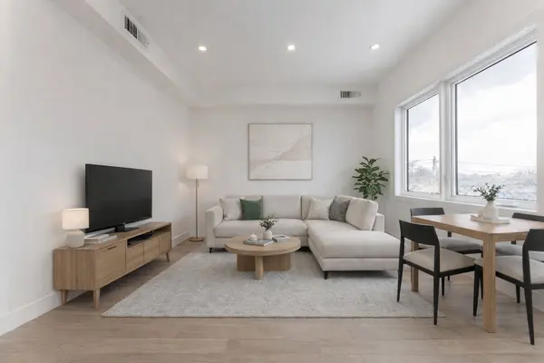 712 Eglinton AVE E, Toronto C11, ON M4G 2K7