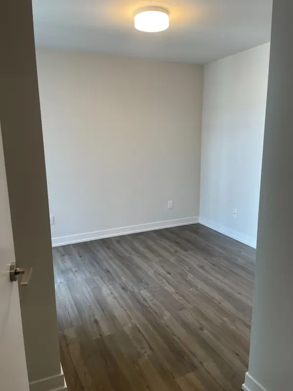 25 Nicholas AVE #322, Toronto C08, ON M5A 0M9