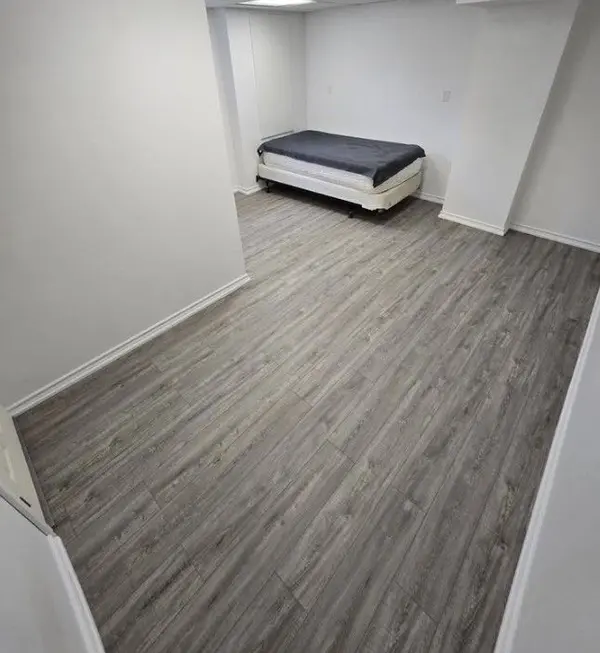 29 Freer CRES, Ajax, ON L1T 4N5