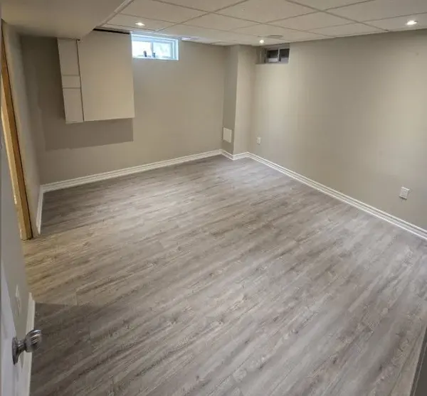 29 Freer CRES, Ajax, ON L1T 4N5