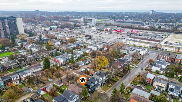 47 Eldon AVE, Toronto E03, ON M4C 5G2