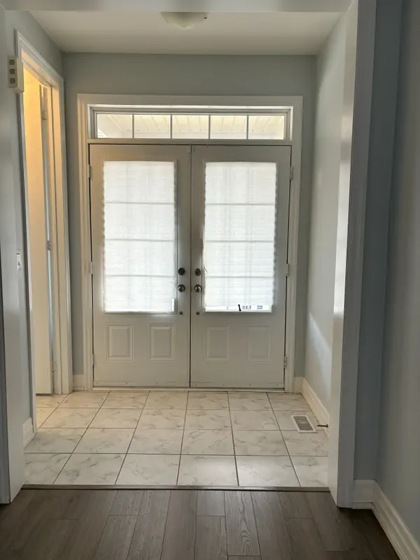 4 Snap Dragon TRL, East Gwillimbury, ON L9N 0S9