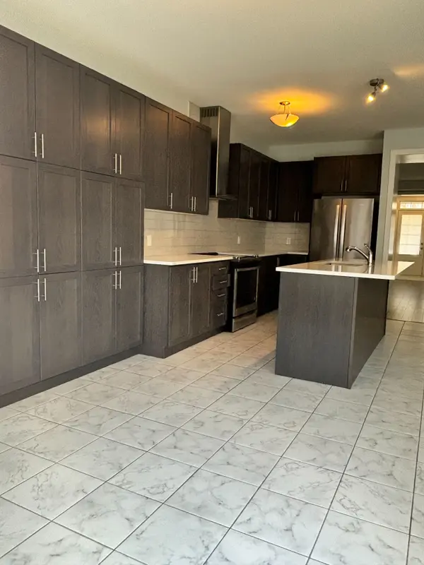 4 Snap Dragon TRL, East Gwillimbury, ON L9N 0S9