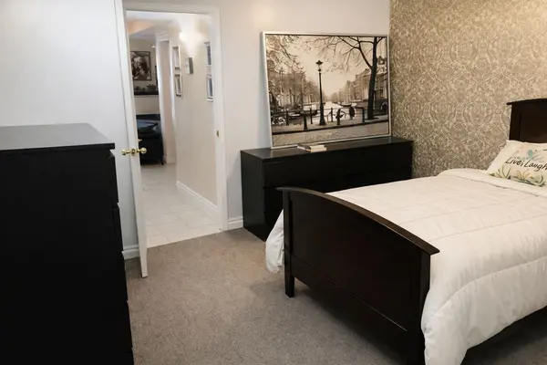 67 Castillian DR #Lower, Vaughan, ON L4H 1S9