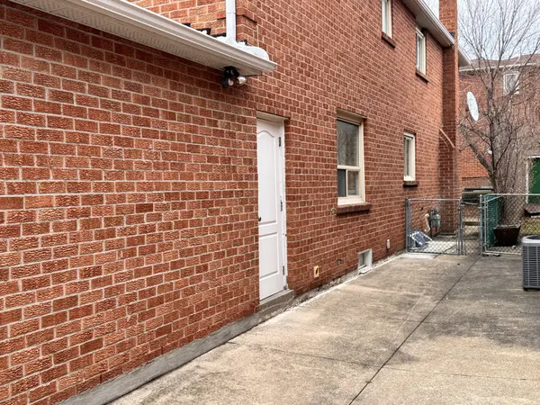 93 Tall Grass TRL, Vaughan, ON L4L 3J3