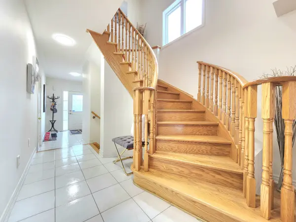 93 Treasure Hill RD, Vaughan, ON L6A 0A6