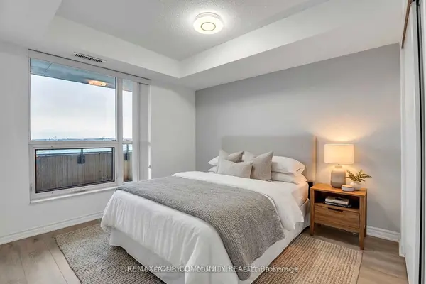 75 Norman Bethune AVE #420, Richmond Hill, ON L4B 3L4