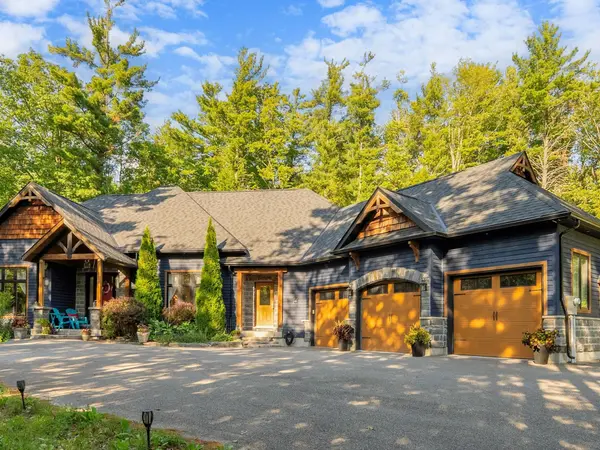 9 Moran ST, Springwater, ON L0L 2K0