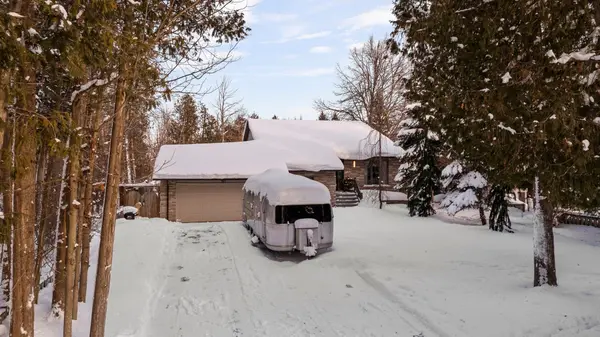 381 Cox Mill RD, Barrie, ON L4N 7S8