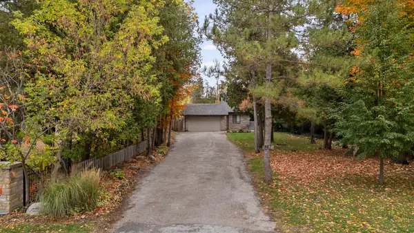 381 Cox Mill RD, Barrie, ON L4N 7S8