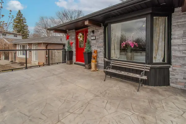 73 College CRES, Barrie, ON L4M 2W5