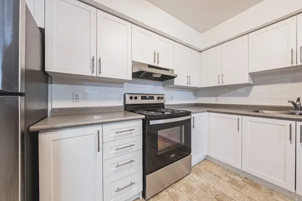 320 Emms DR #B03, Barrie, ON L4N 0L2