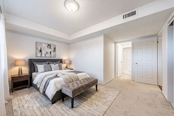 320 Emms DR #B03, Barrie, ON L4N 0L2