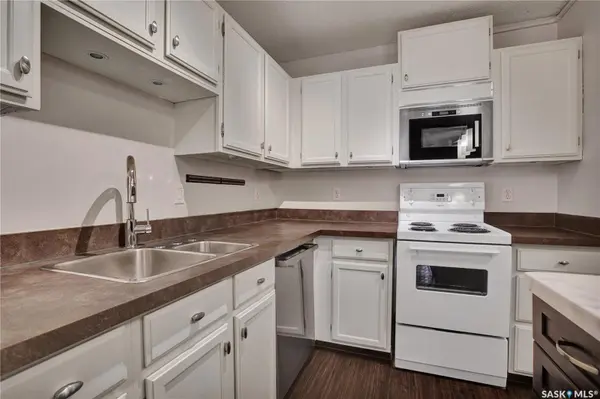 431 4th AVENUE N #203, Saskatoon, SK S7K 2M4