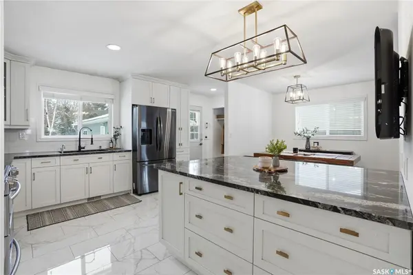 145 Stillwater DRIVE, Saskatoon, SK S7J 3N9