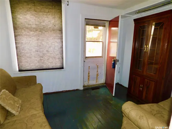 214 2nd STREET E, Lafleche, SK S0H 3R0