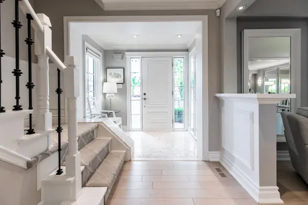 16 Ferndale CRES, Brampton, ON L6W 1E9