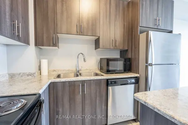 2486 Old Bronte RD #615, Oakville, ON L6M 4J2