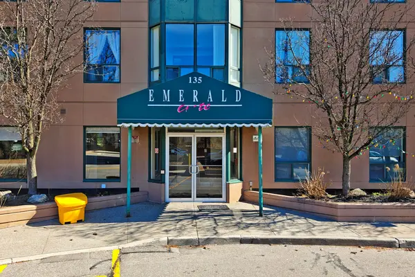 135 Hillcrest AVE #1409, Mississauga, ON L5B 4B1