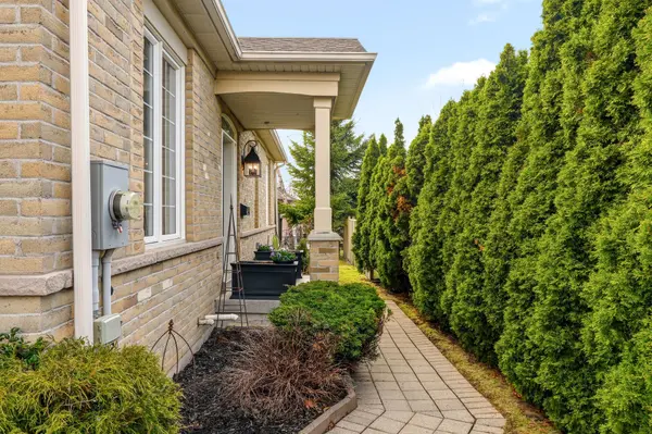 2243 Turnberry RD #70, Burlington, ON L7M 4Y4