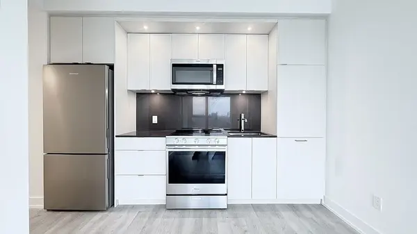 60 Central Park Roadway N/A #1606, Toronto W08, ON M9A 0E6