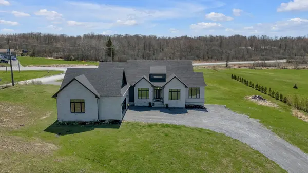 245 Mann DR, Kingston, ON K7L 0G2