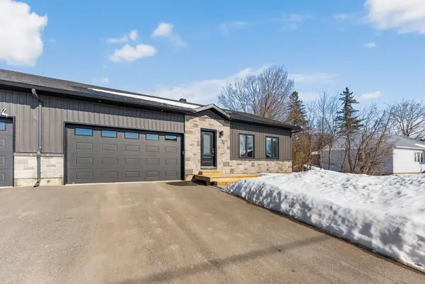 12 Simpson ST, Whitewater Region, ON K0J 1K0