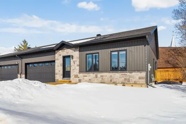 12 Simpson ST, Whitewater Region, ON K0J 1K0