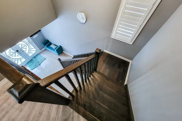 59 Robertson RD, Hamilton, ON L9K 0H7