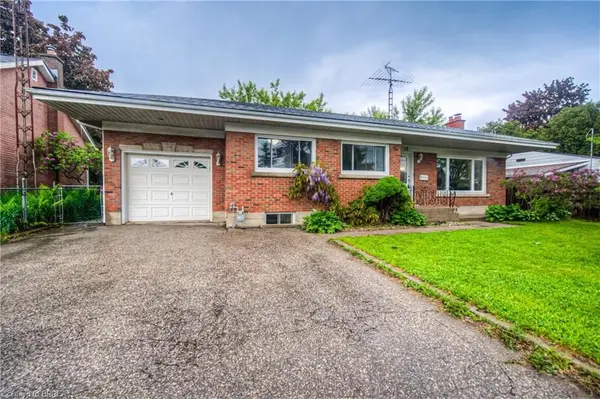 16 Rowanwood AVE, Brant, ON N3S 7B6