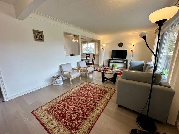 16 Rowanwood AVE, Brant, ON N3S 7B6