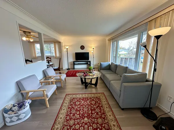 16 Rowanwood AVE, Brant, ON N3S 7B6