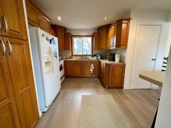 16 Rowanwood AVE, Brant, ON N3S 7B6