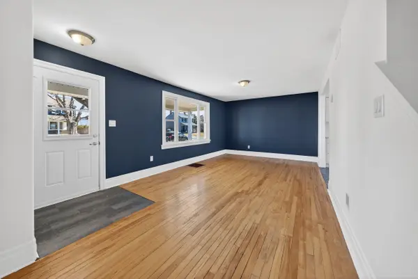 1 Diver Belt DR, Prince Edward County, ON K0K 2T0