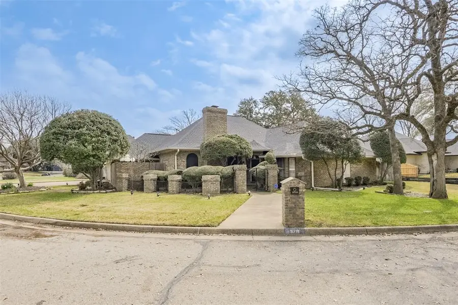 3719 Danbury Drive, Arlington, TX 76016