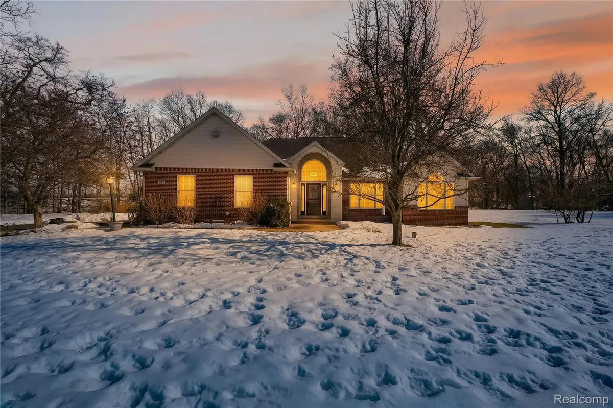 468 Dama View CT, Howell Township, MI 48855