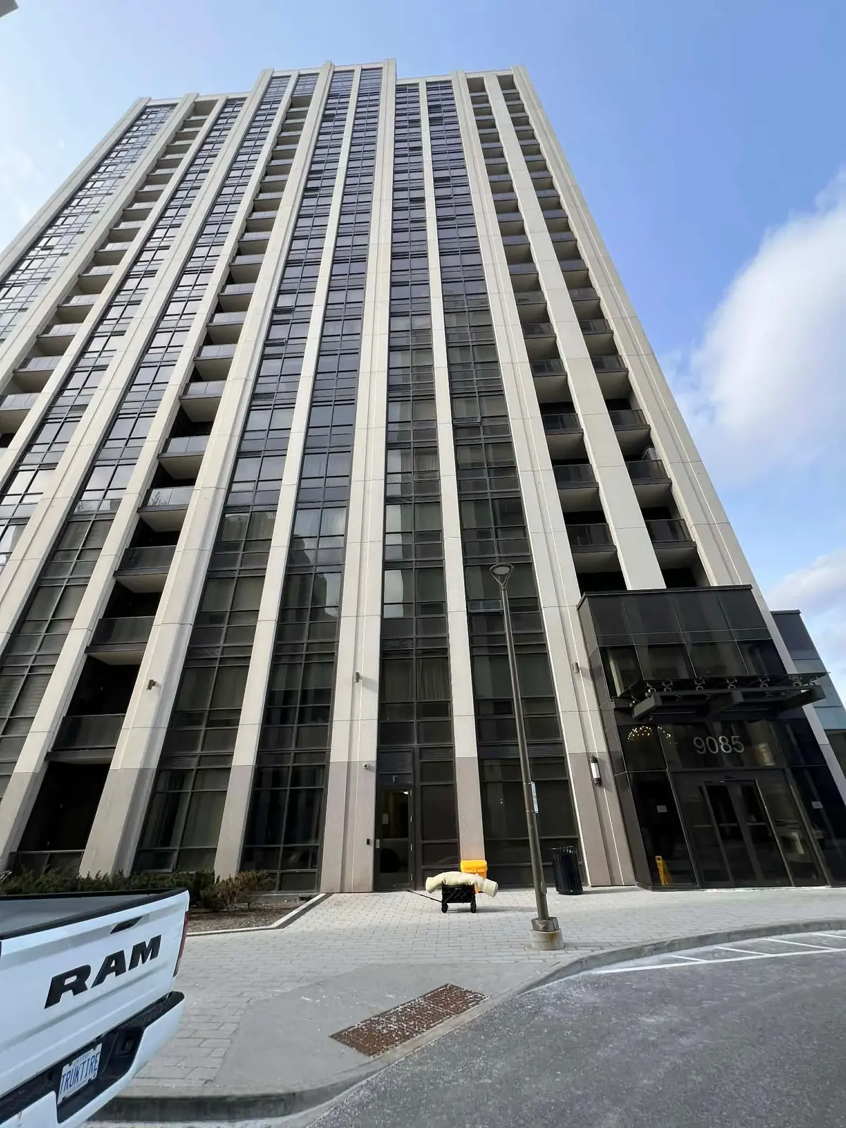 9085 Jane ST #221, Vaughan, ON L4K 0L8