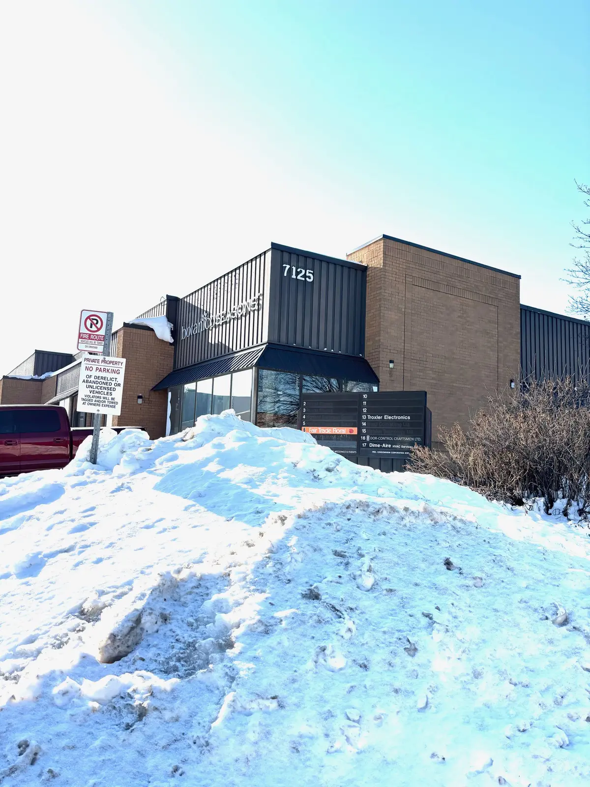 7125 Pacific CIR #9, Mississauga, ON L5T 2A5