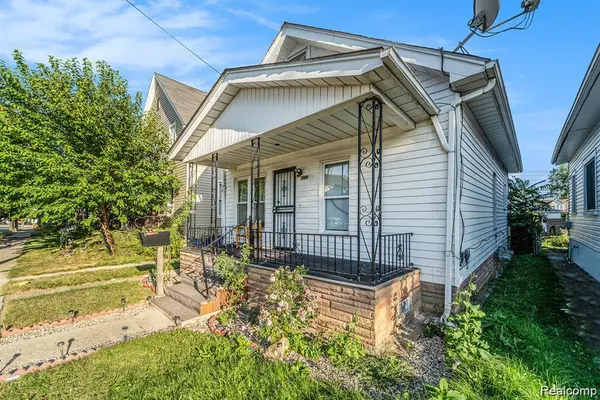 3868 Doremus ST, Hamtramck, MI 48212