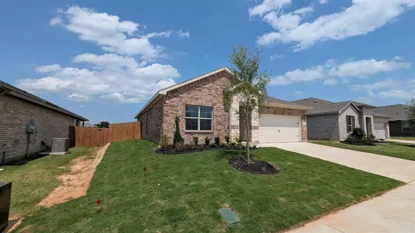 1021 TRACTION Trail, Cleburne, TX 76031
