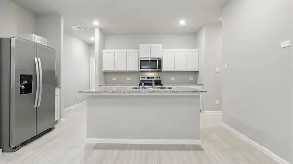 3053 PECAN FARM Lane, Fort Worth, TX 76140