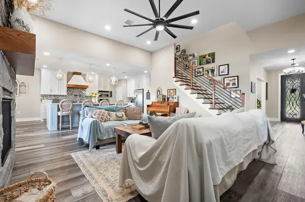 633 N Stovall Drive, Robinson, TX 76706