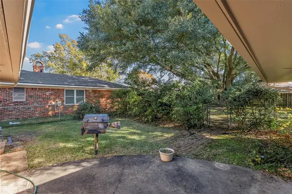 7325 Camelback Drive, Shreveport, LA 71105