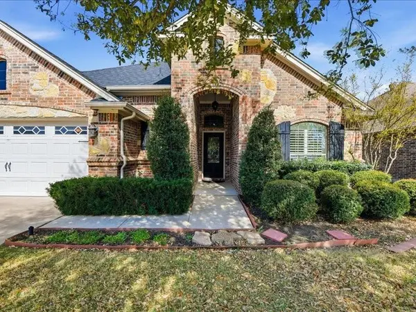 5524 Plata Lane, Benbrook, TX 76126