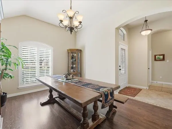 5524 Plata Lane, Benbrook, TX 76126