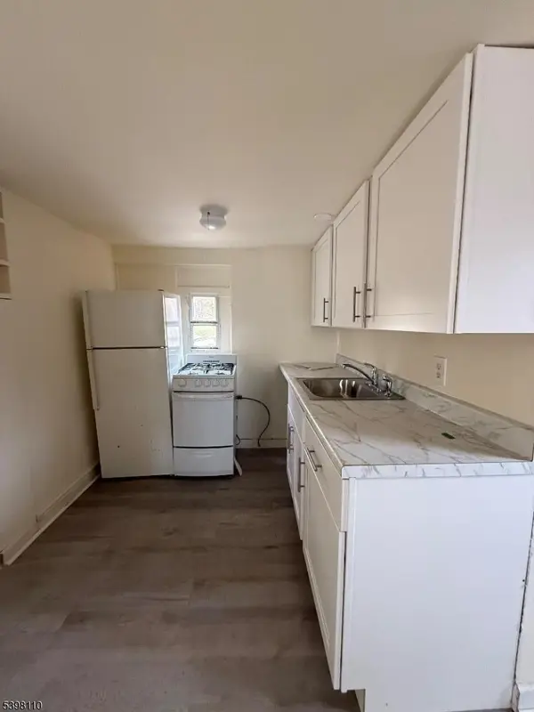 49 E Shore Trl, Hardyston Twp., NJ 07460