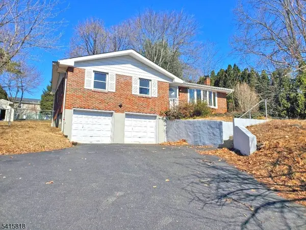 52 Valley View Rd, High Bridge Boro, NJ 08829