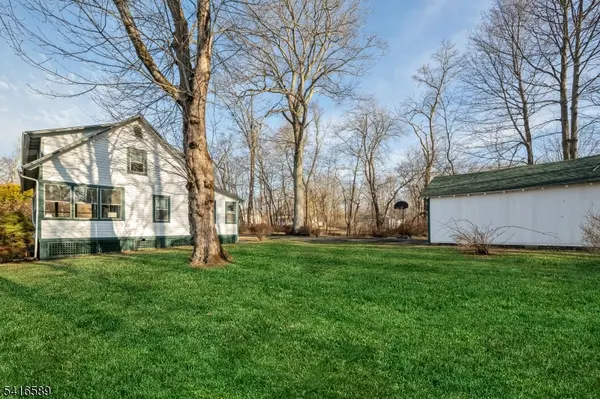 6 Lakeview Ave, Mount Olive Twp., NJ 07828